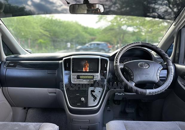 Toyota Alphard 2.4 Petrol FWD 2006 White