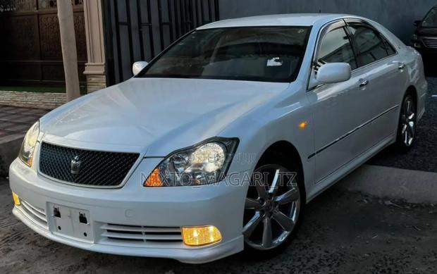 Toyota Crown 2004 White