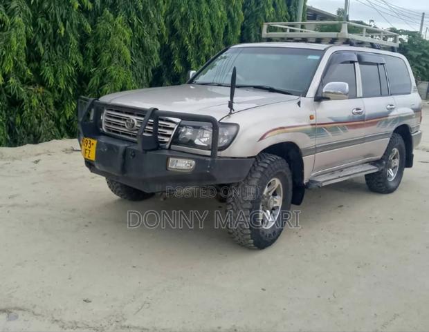 Toyota Land Cruiser 2004 Silver