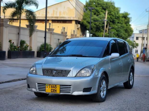 Toyota Opa 2002 Silver