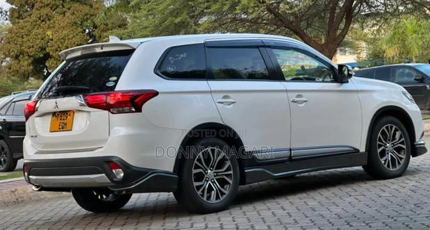 Mitsubishi Outlander 2015 White