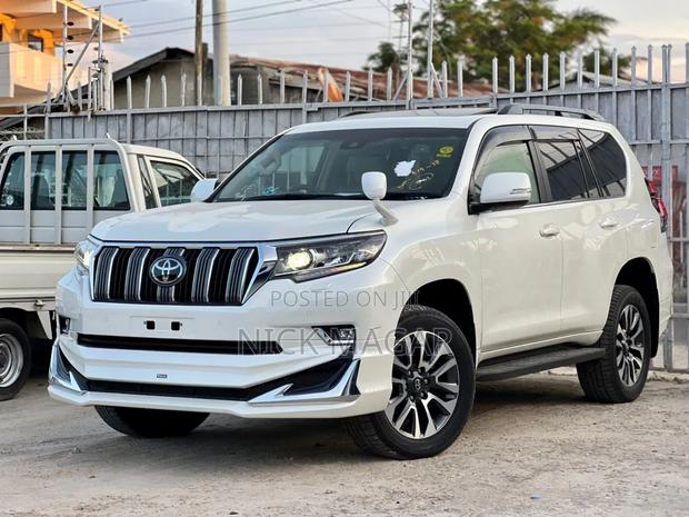 Toyota Land Cruiser Prado 2023 White