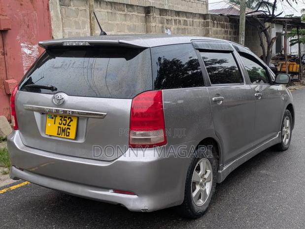 Toyota Wish 2006 Gray