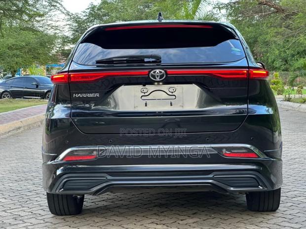 Toyota Harrier 2021 Black