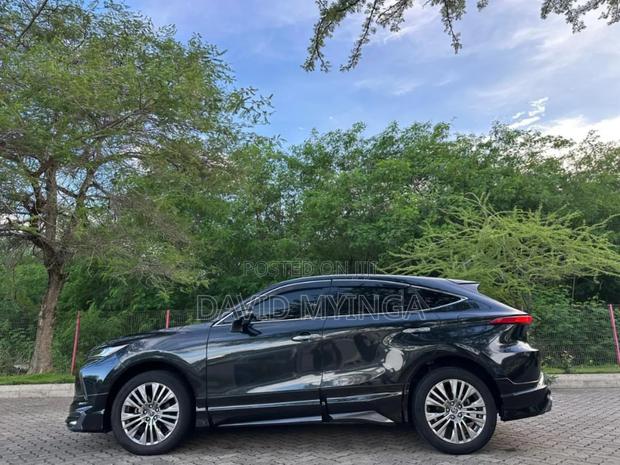 Toyota Harrier 2021 Black