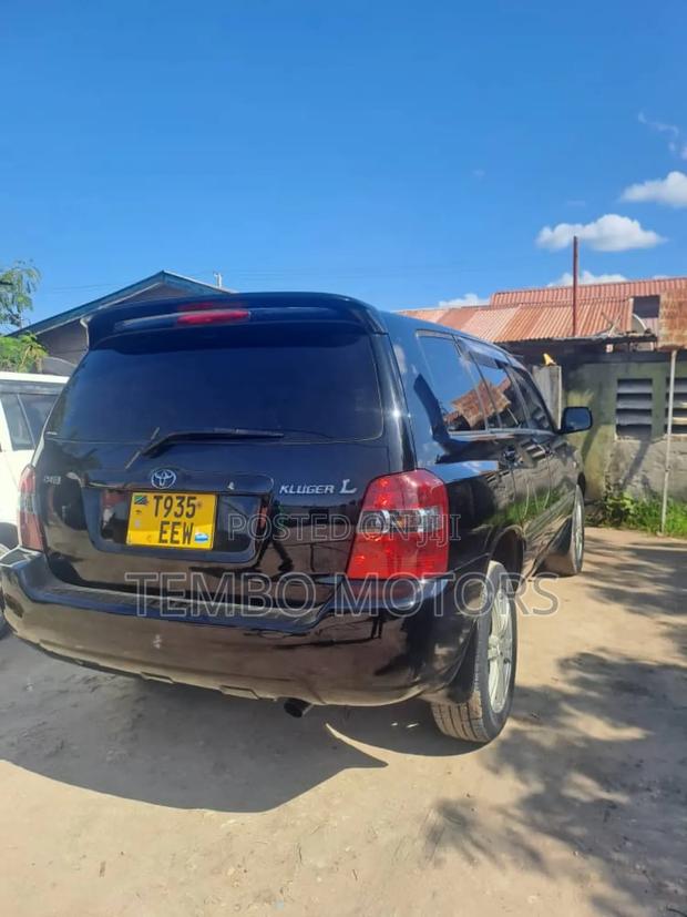Toyota Kluger 2005 Black