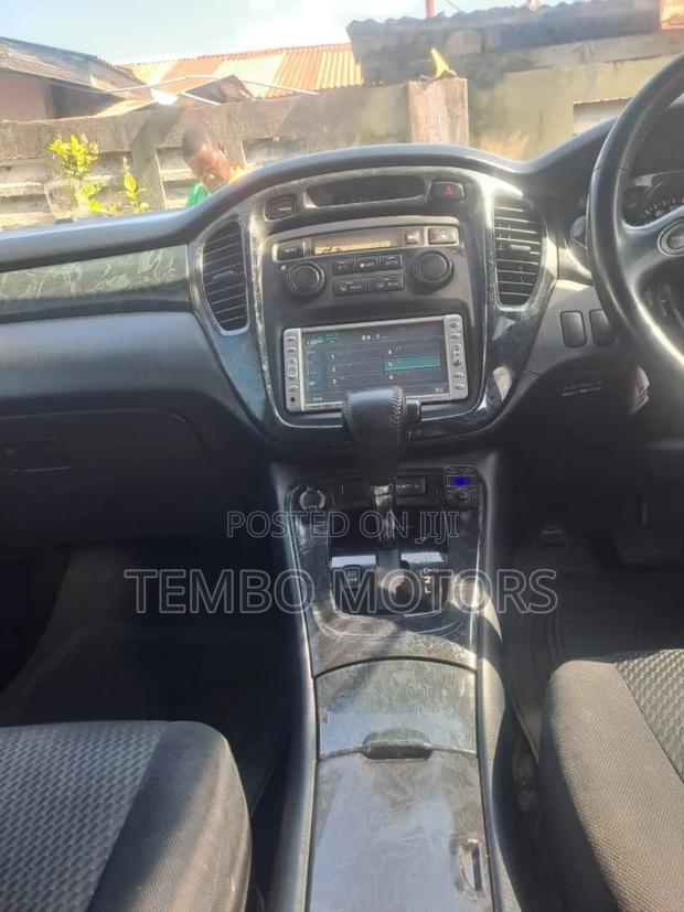 Toyota Kluger 2005 Black