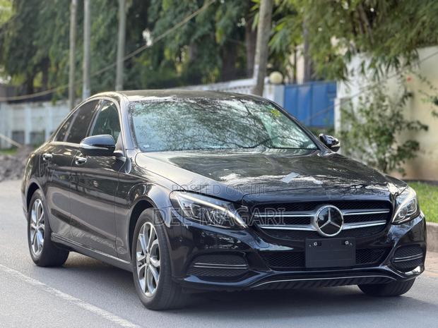 Mercedes-Benz C200 2014 Black