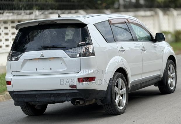 Mitsubishi Outlander 2008 White