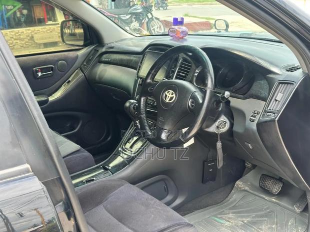 Toyota Kluger 2003 Black