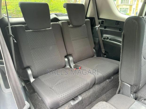 Toyota Vanguard 2010 White