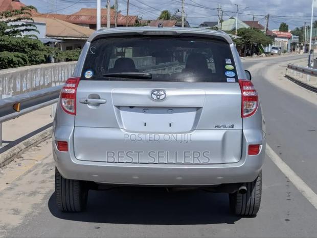 Toyota RAV4 2.0 VVT-i 2008 Silver