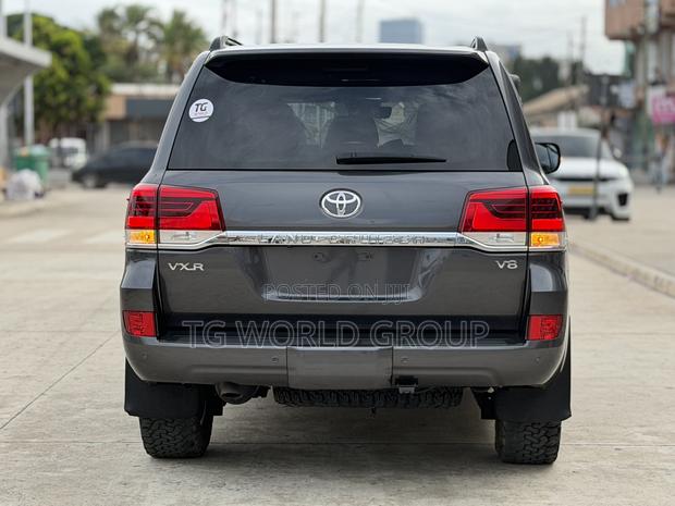 Toyota Land Cruiser 2020 Gray
