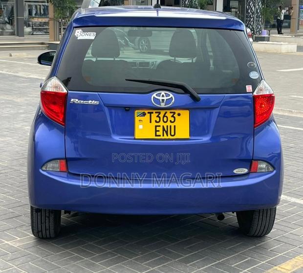 Toyota Ractis 1.3 FWD 2012 Blue