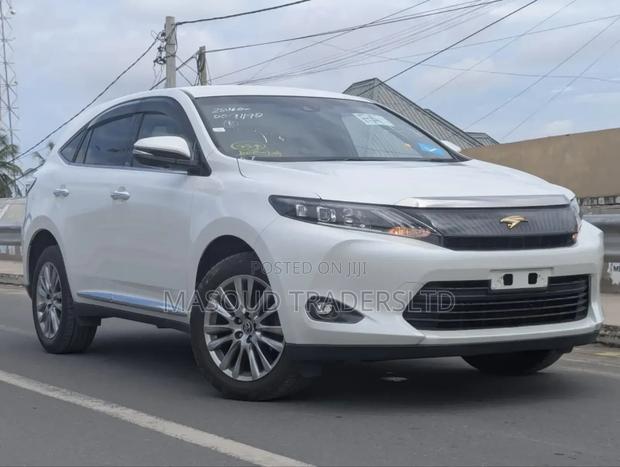 Toyota Harrier 2.5 Hybrid 4WD 2016 White
