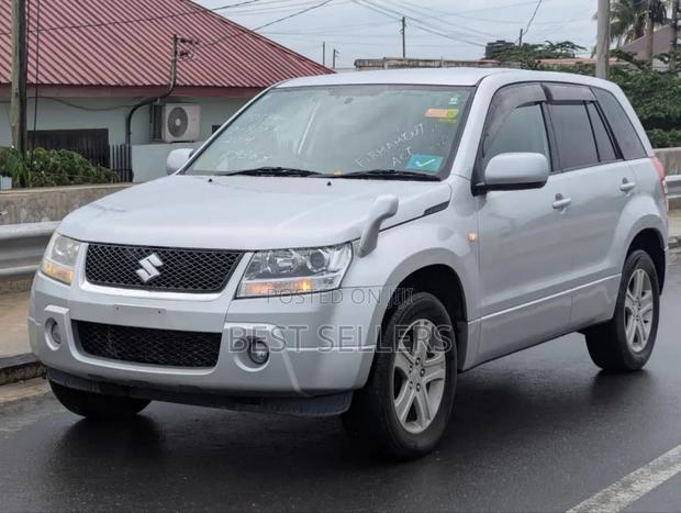 Suzuki Escudo 2008 Silver
