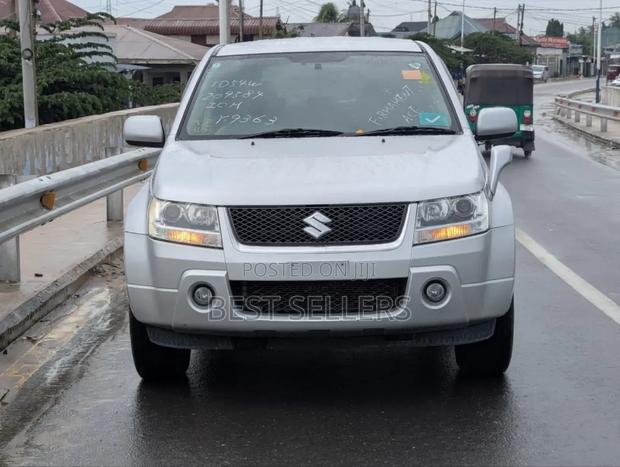 Suzuki Escudo 2008 Silver