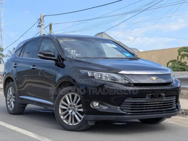 Toyota Harrier 2.0 4WD 2016 Black