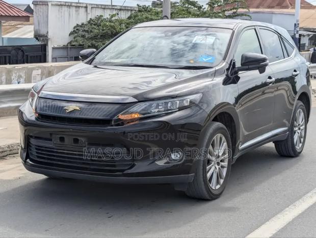 Toyota Harrier 2.0 4WD 2016 Black