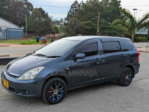 Toyota Wish 2004 Gray