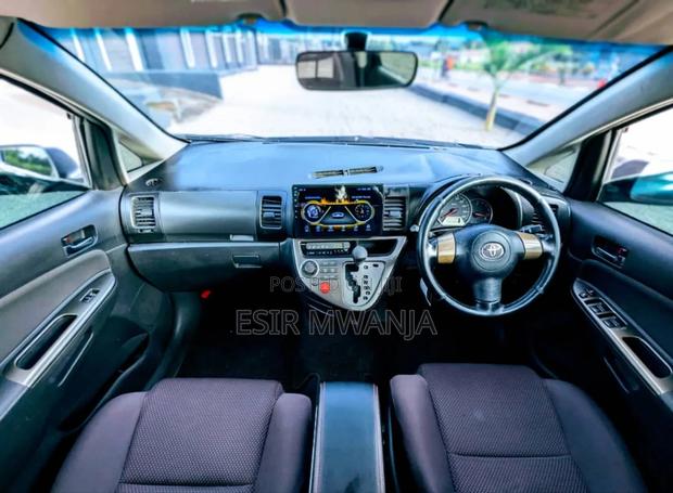 Toyota Wish 2004 Gray
