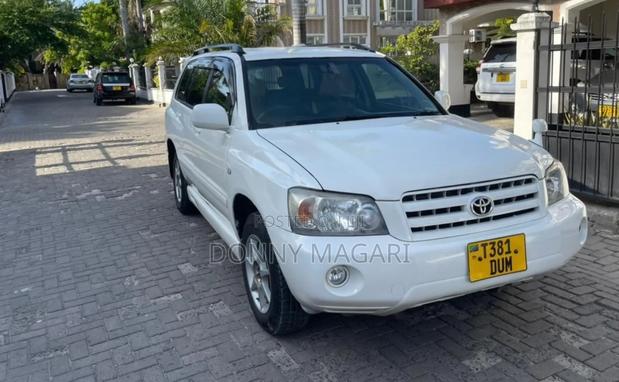 Toyota Kluger 2004 White