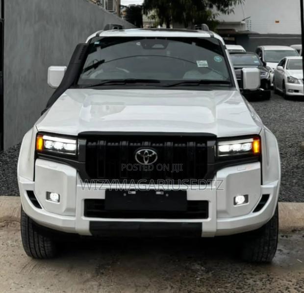 Toyota Land Cruiser Prado 2.8 2025 Ivory