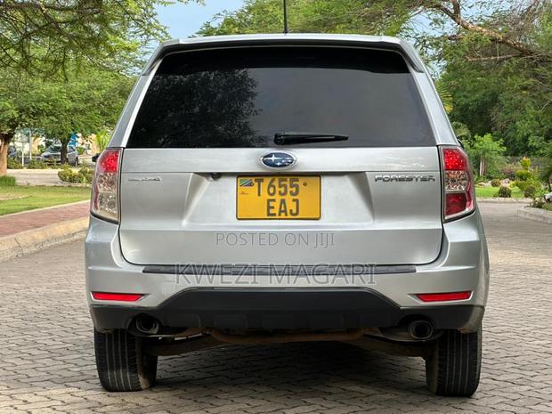 Subaru Forester 2011 Silver