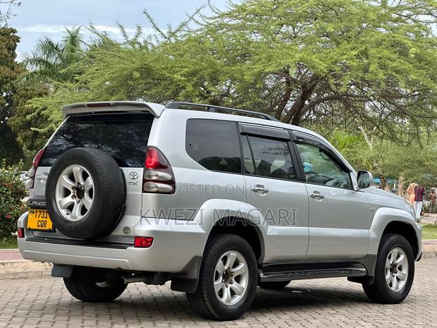 Toyota Land Cruiser Prado 2005 Silver