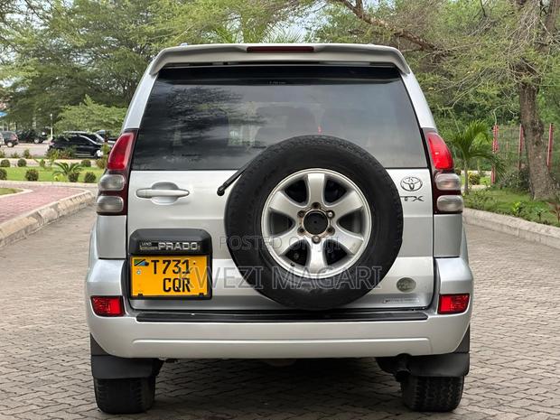 Toyota Land Cruiser Prado 2005 Silver