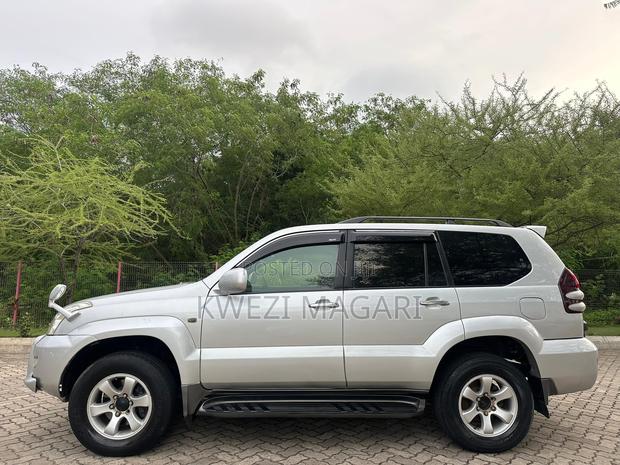 Toyota Land Cruiser Prado 2005 Silver