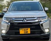 Mitsubishi Outlander 2015 White for sale