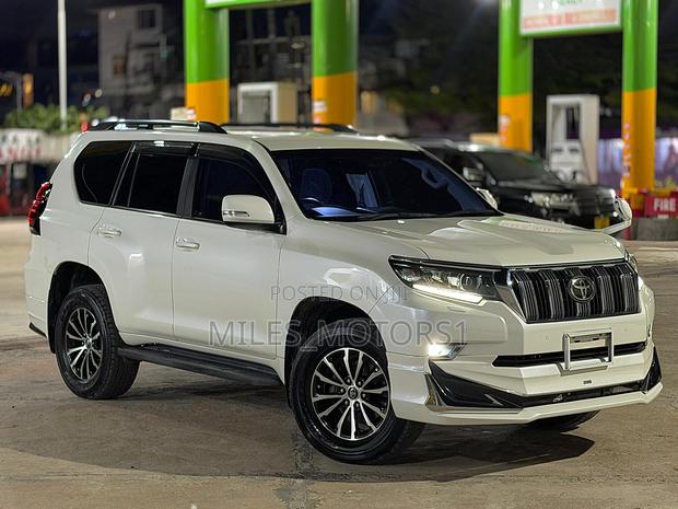Toyota Land Cruiser Prado 2018 White