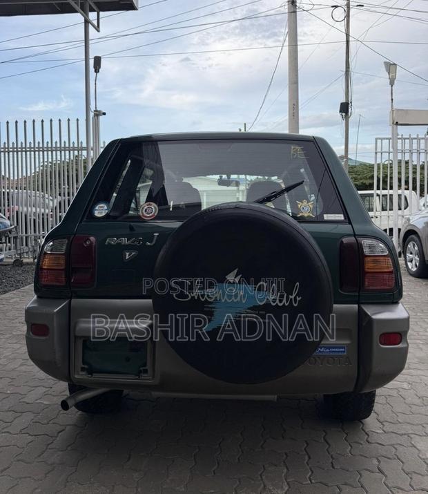 Toyota RAV4 1999 Green