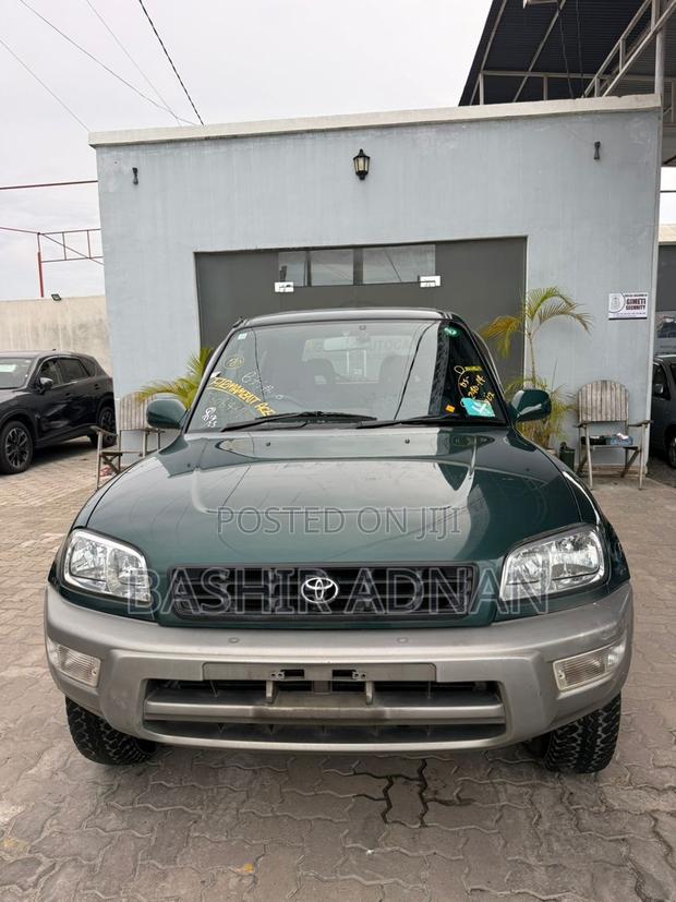 Toyota RAV4 1999 Green