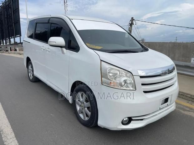 Toyota Noah 2008 White
