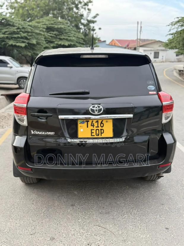 Toyota Vanguard 2010 Black