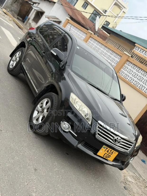 Toyota Vanguard 2010 Black