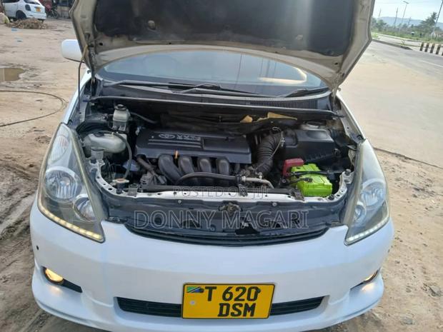 Toyota Wish 2004 White