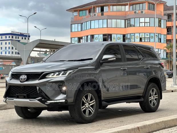 Toyota Fortuner 2018 Gray
