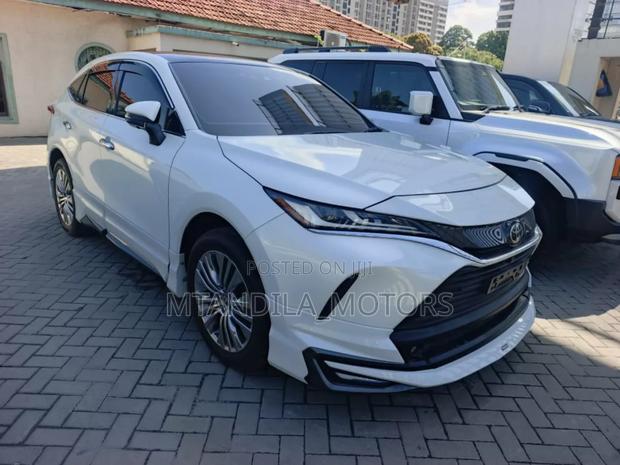 Toyota Harrier 2.5 Hybrid GR Sport 2020 White