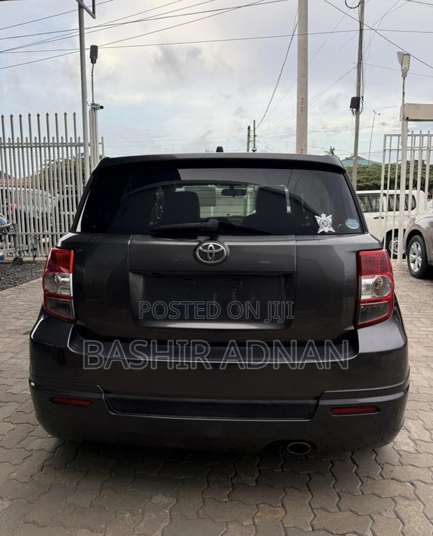 Toyota IST 2009 Gray