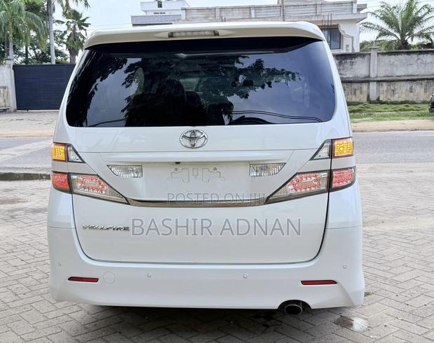 Toyota Vellfire 2010 Pearl