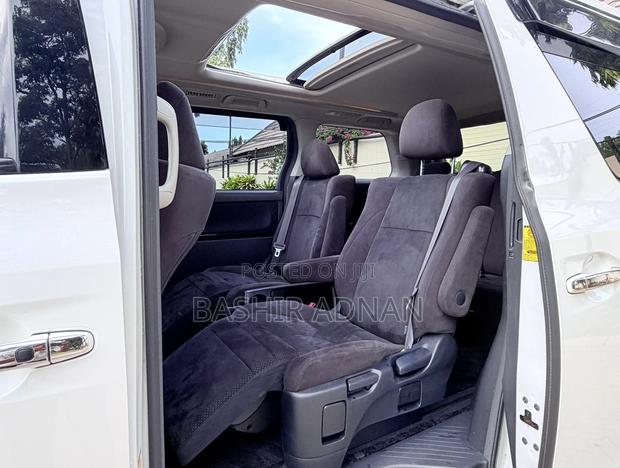 Toyota Vellfire 2010 Pearl