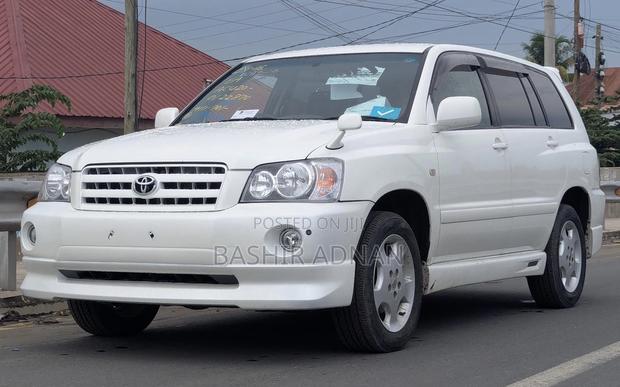 Toyota Kluger 2005 White