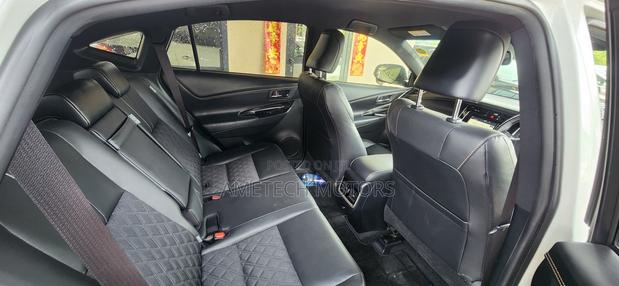 Toyota Harrier 2.0 2019 White