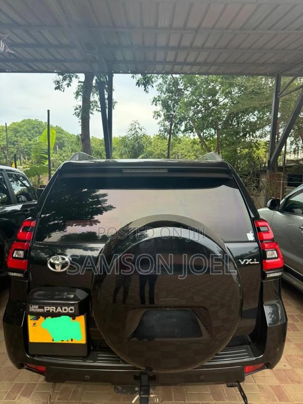 Toyota Land Cruiser Prado 2021 Black