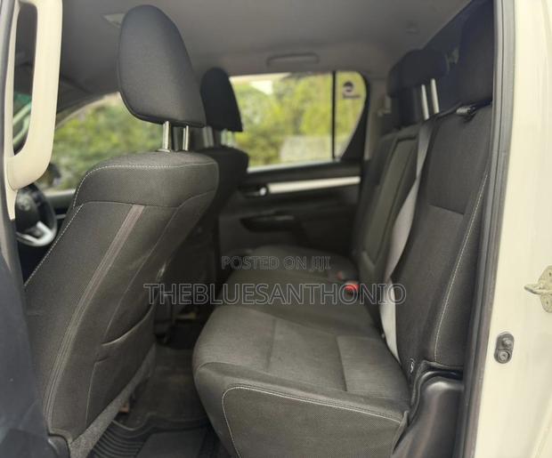 Toyota Hilux 2018 White