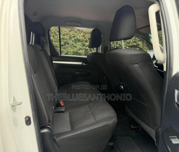 Toyota Hilux 2018 White