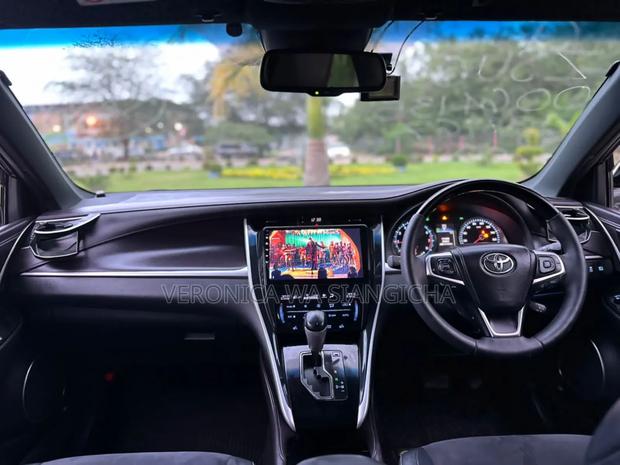 Toyota Harrier 2016